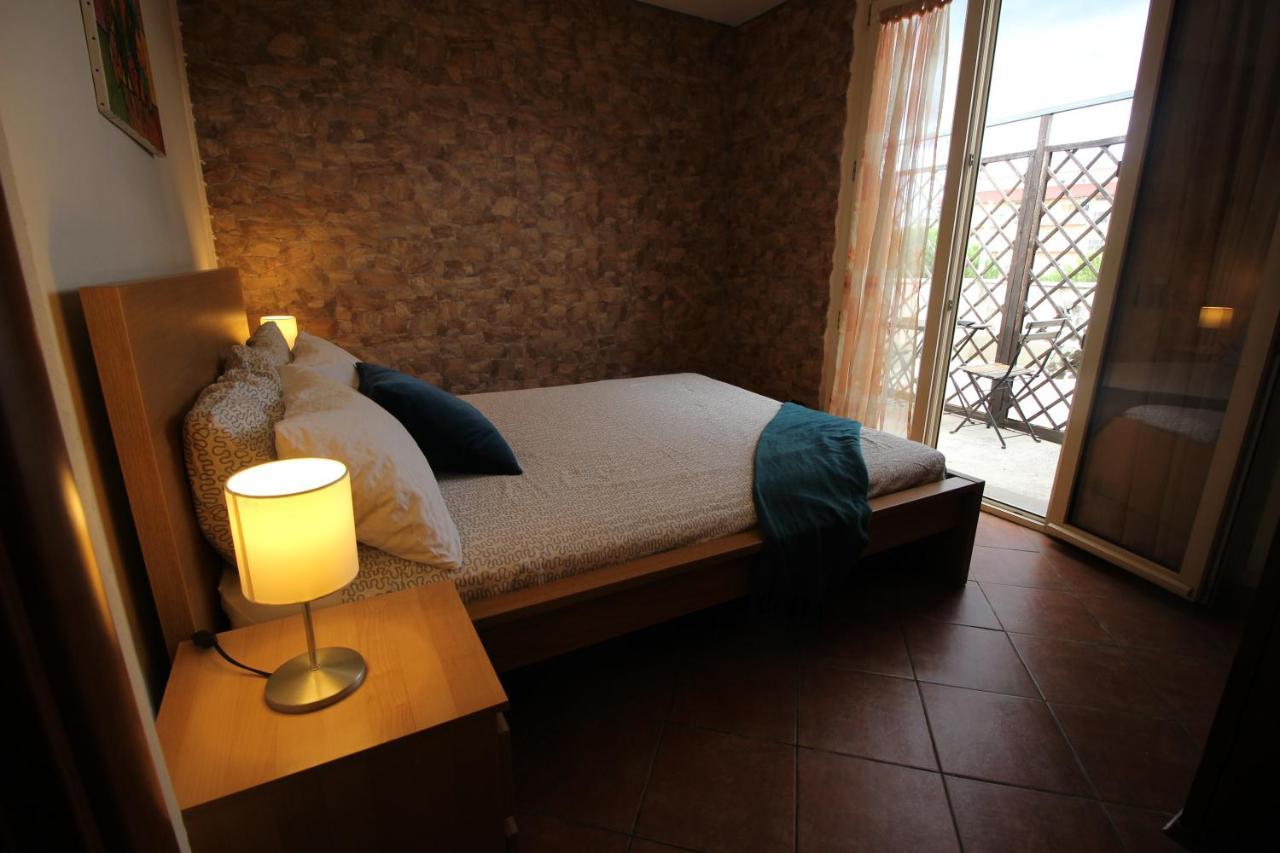شقة Sunny Rome Attico Con Jacuzzi, Terrazzo E Fibra المظهر الخارجي الصورة