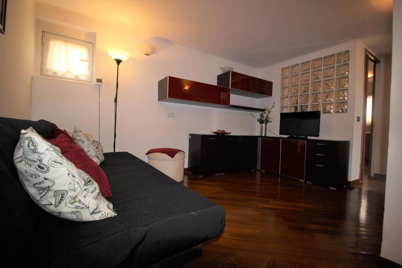 شقة Sunny Rome Attico Con Jacuzzi, Terrazzo E Fibra المظهر الخارجي الصورة