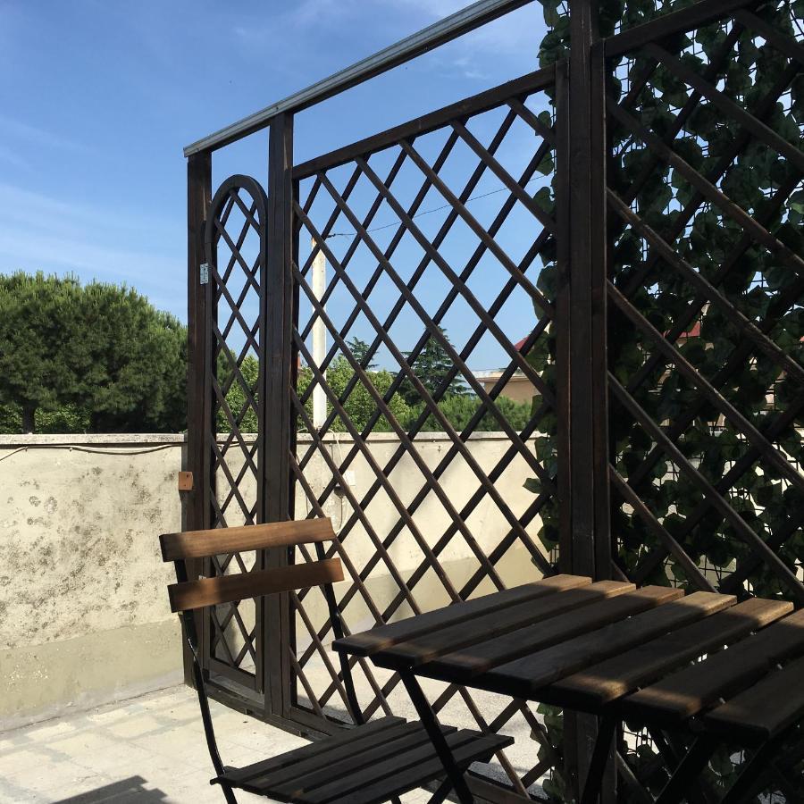 شقة Sunny Rome Attico Con Jacuzzi, Terrazzo E Fibra المظهر الخارجي الصورة
